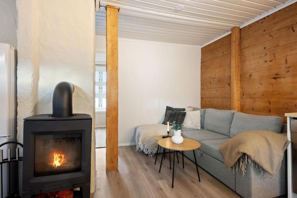 Central Apartment With Balcony, Self-Check In & Private Entrance Bergen Exteriör bild